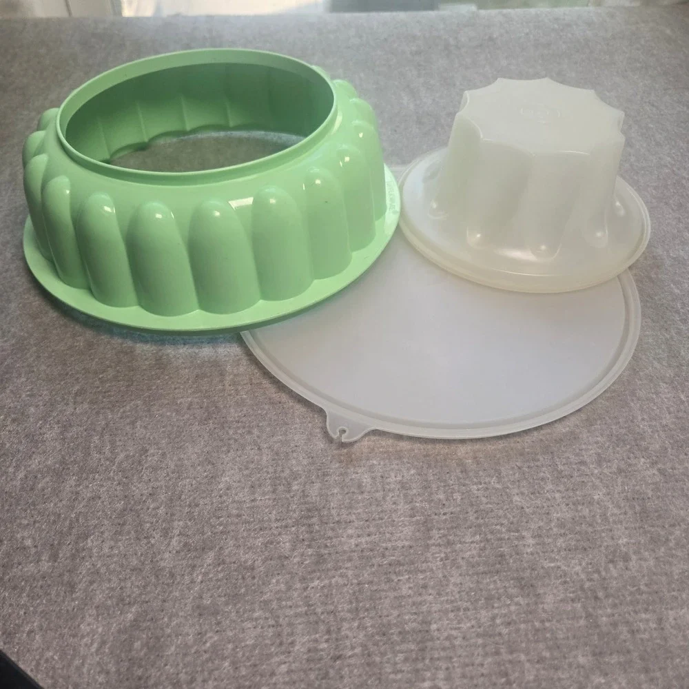 Vintage Tupperware Jel-Ring Mold 1202 Mint Green 3 Piece Set Jello Dessert Mold